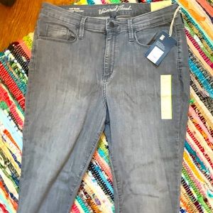 Universal thread, high-rise gray skinny jean.